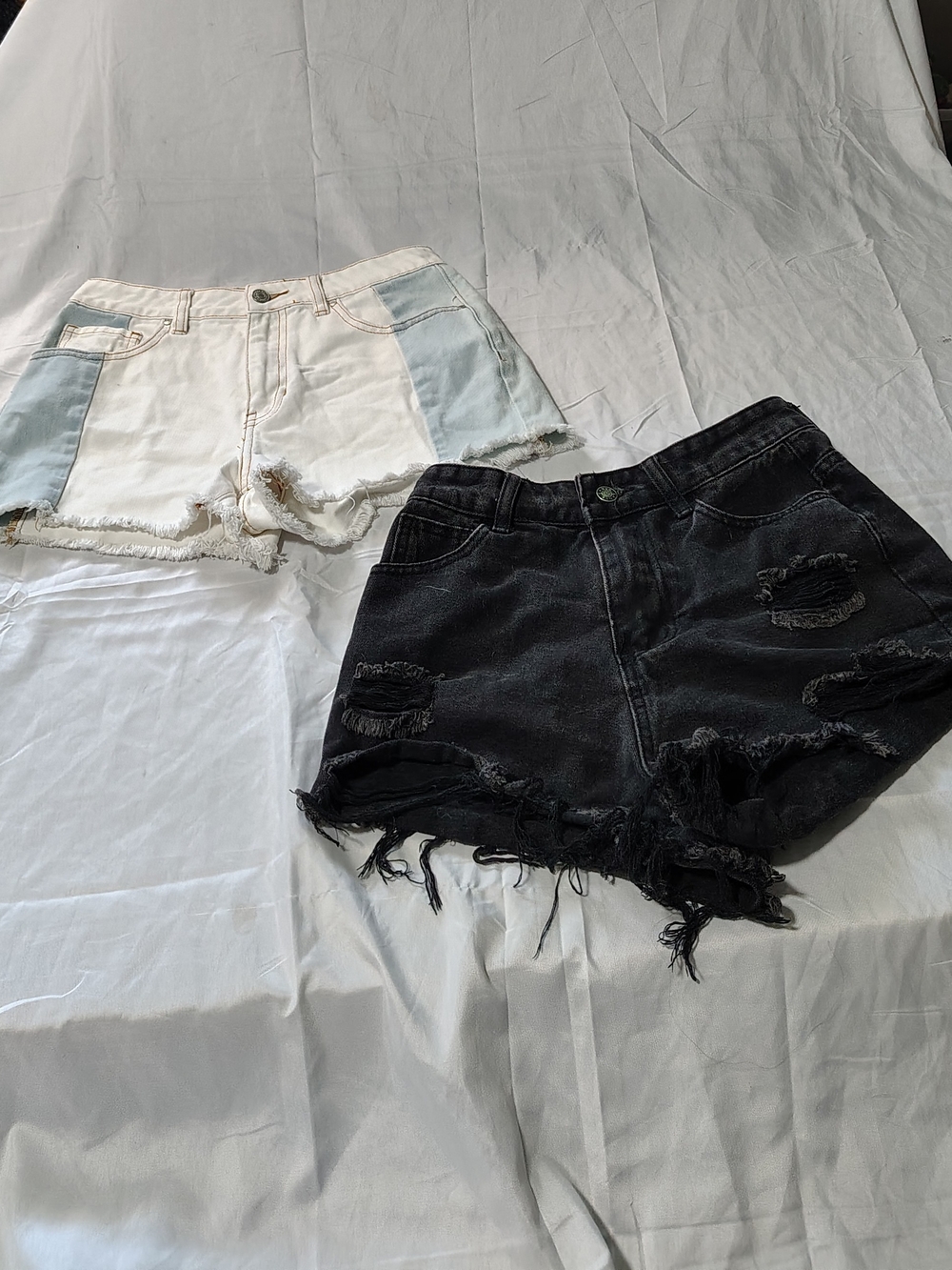 2 Ladies Small High-rise 90s/Y2K Distress Cut Off Xtra Short Jean Shorts